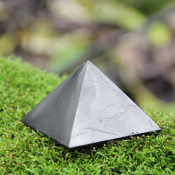 Shungite Pyramid - Polished 60x60mm